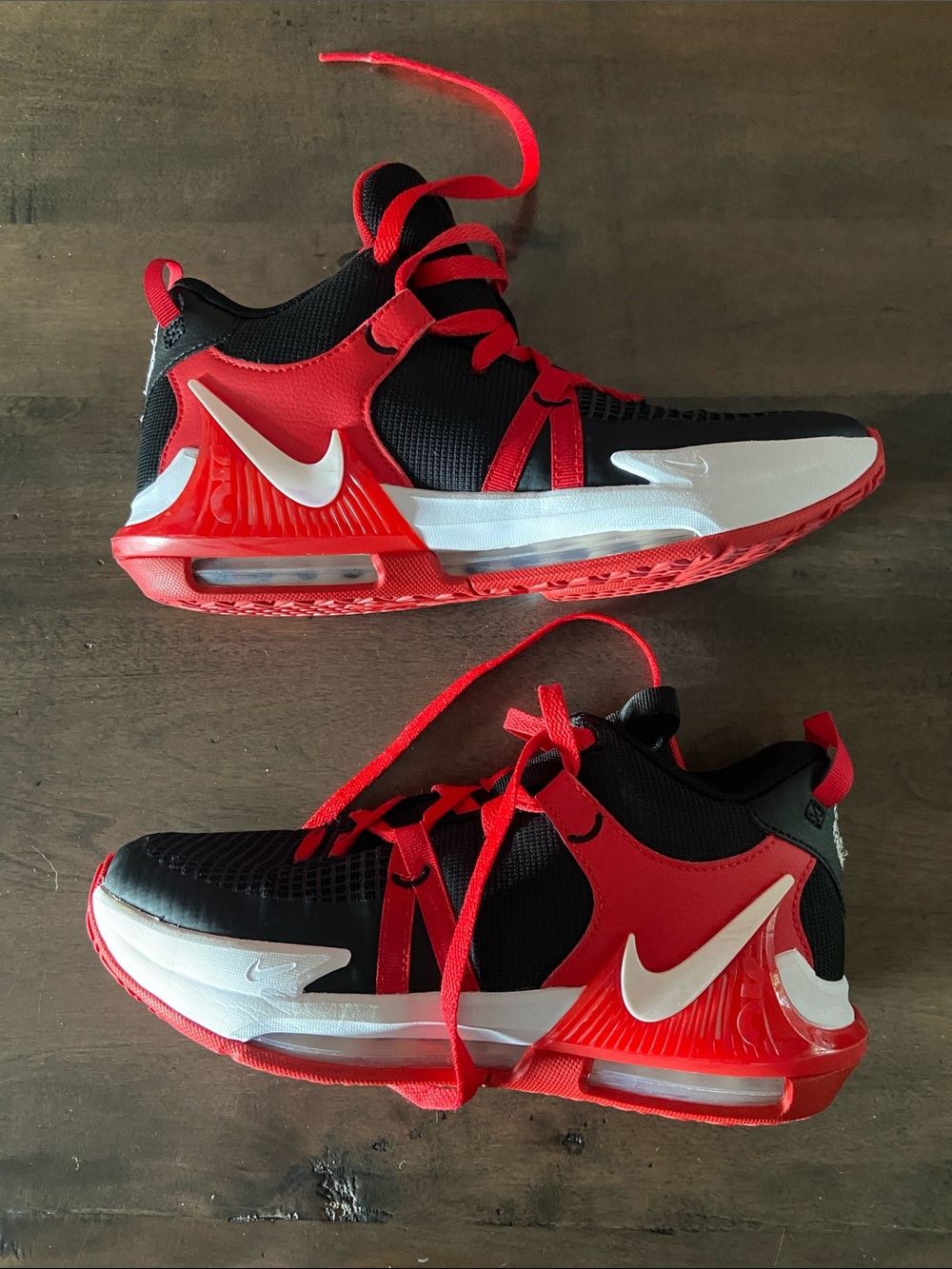 Nike Lebron Witness Youth Size 7Black and Red Low-Top Sneakers with White Swoosh